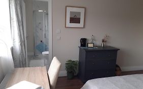 Ensuite At The Foot Of Dublin Mountains